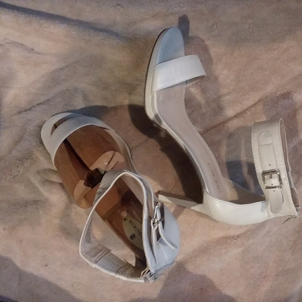 Cream heeled Sandals 10